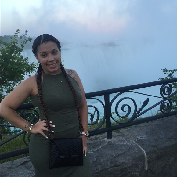 Meet your Posher, Jennifer - Picture 3 of 16